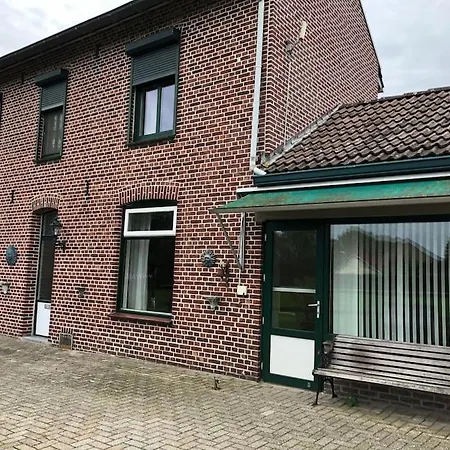 Charming Authentic Renovated Farm Holiday home Cadier en Keer