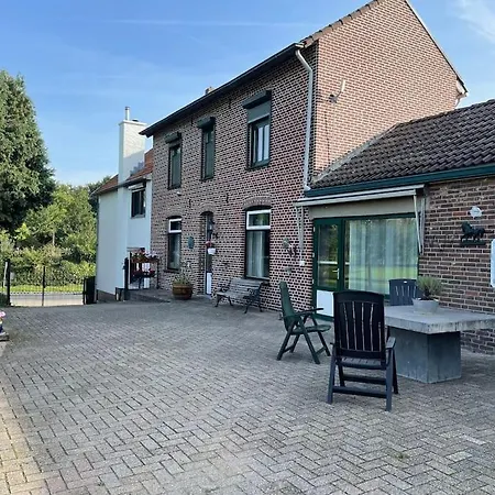 펜션 Charming Authentic Renovated Farm