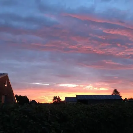 Charming Authentic Renovated Farm Semesterbostad *