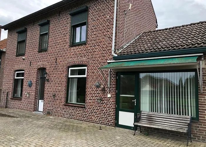 Charming Authentic Renovated Farm Holiday home Cadier en Keer