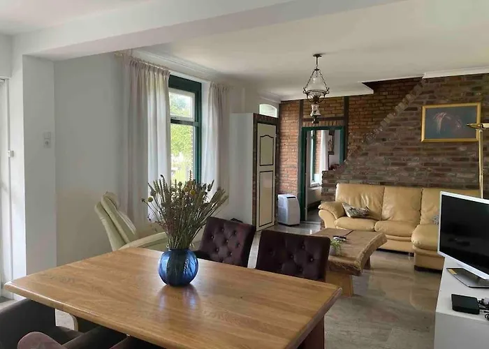 Charming Authentic Renovated Farm Holiday home