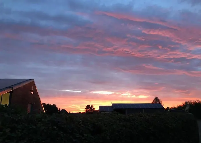 Charming Authentic Renovated Farm Semesterbostad *