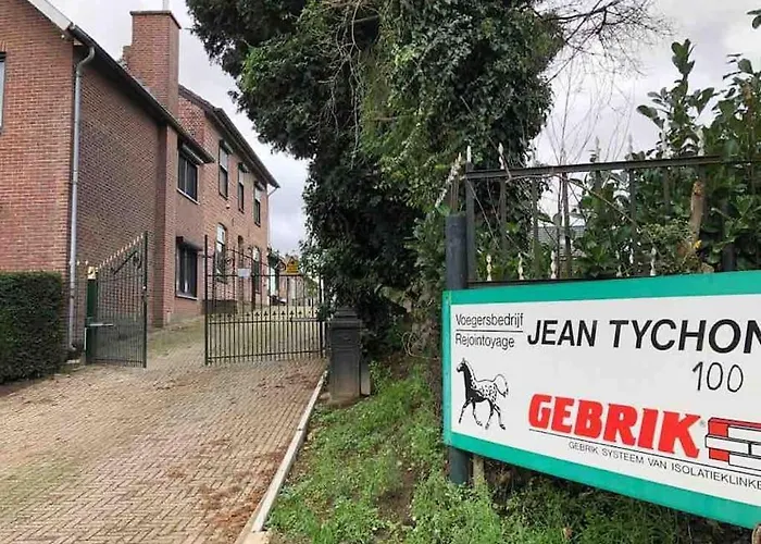 Charming Authentic Renovated Farm Casa de Férias Cadier en Keer