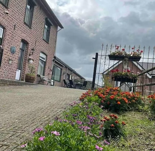 Charming Authentic Renovated Farm Holiday home