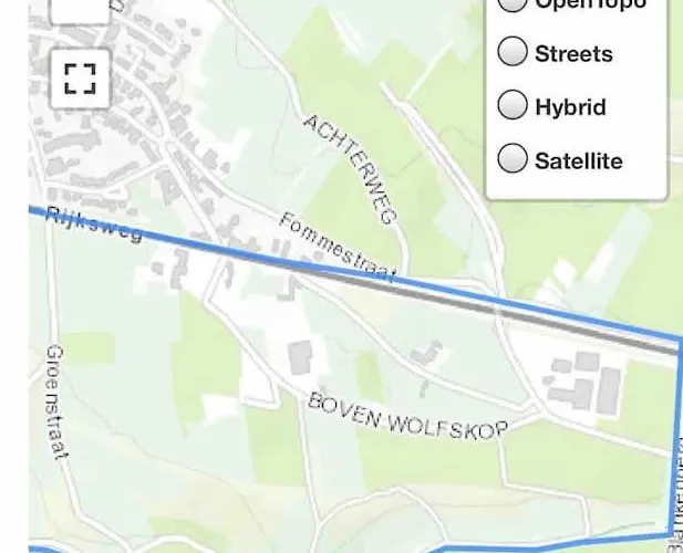 度假居 Charming Authentic Renovated Farm Cadier en Keer