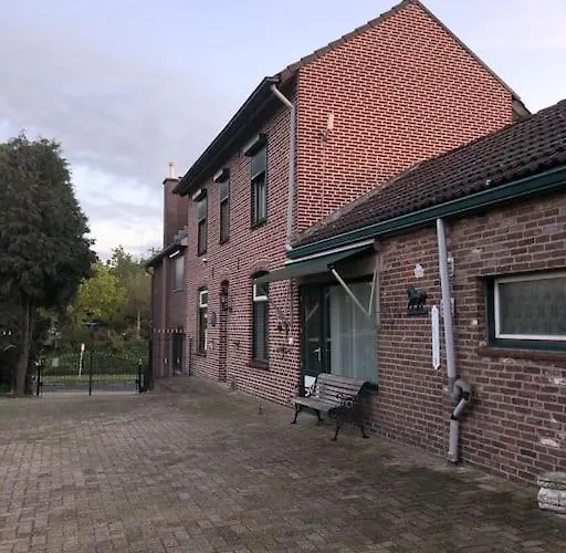 度假居 Charming Authentic Renovated Farm